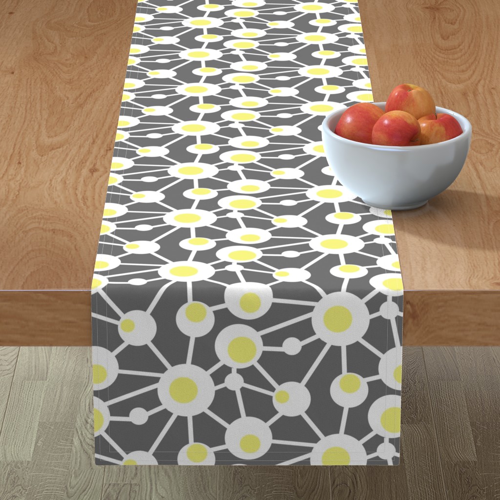 egg table  runner